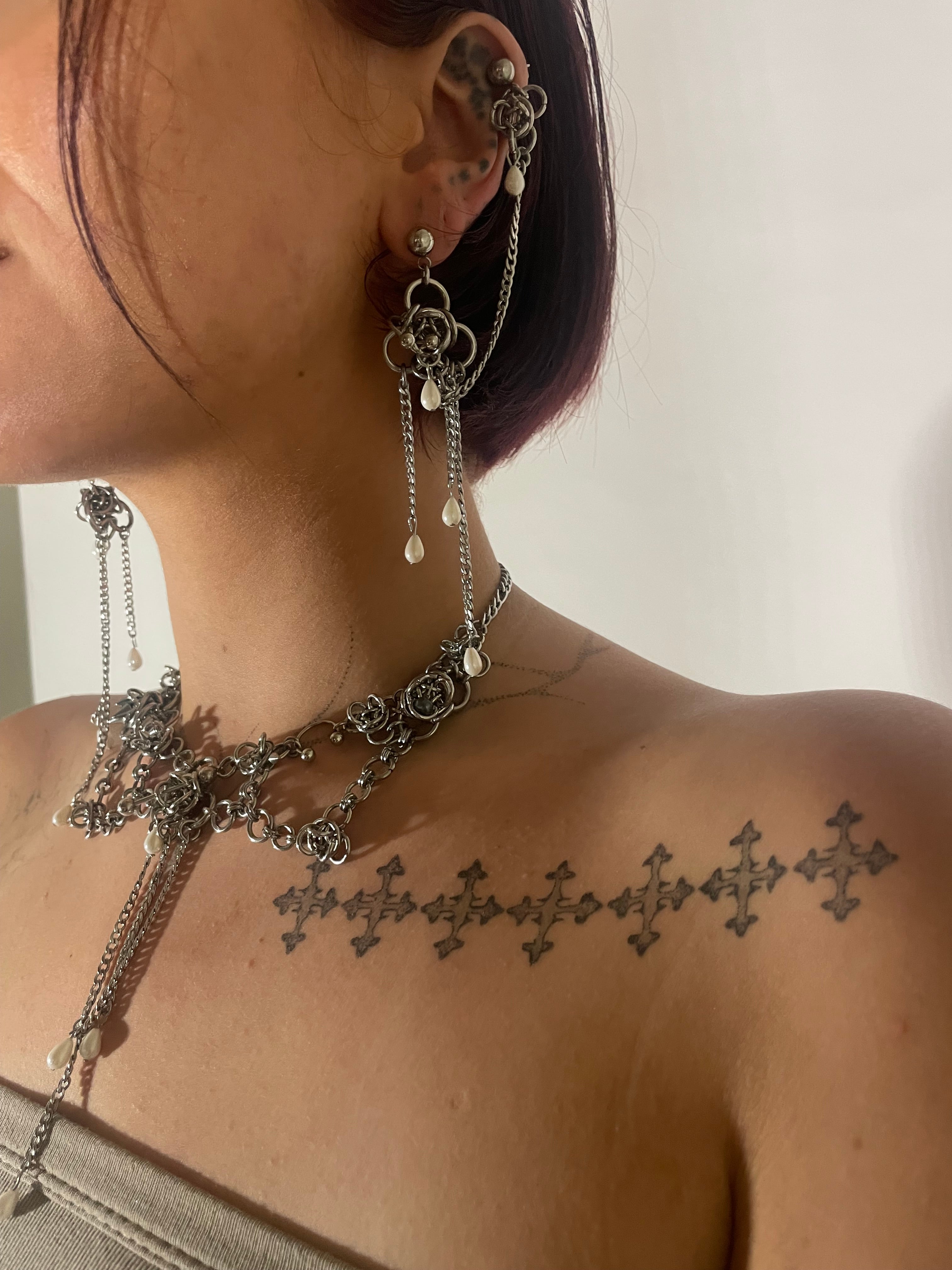 Pearl Drip Rosette Double Piercing Chain