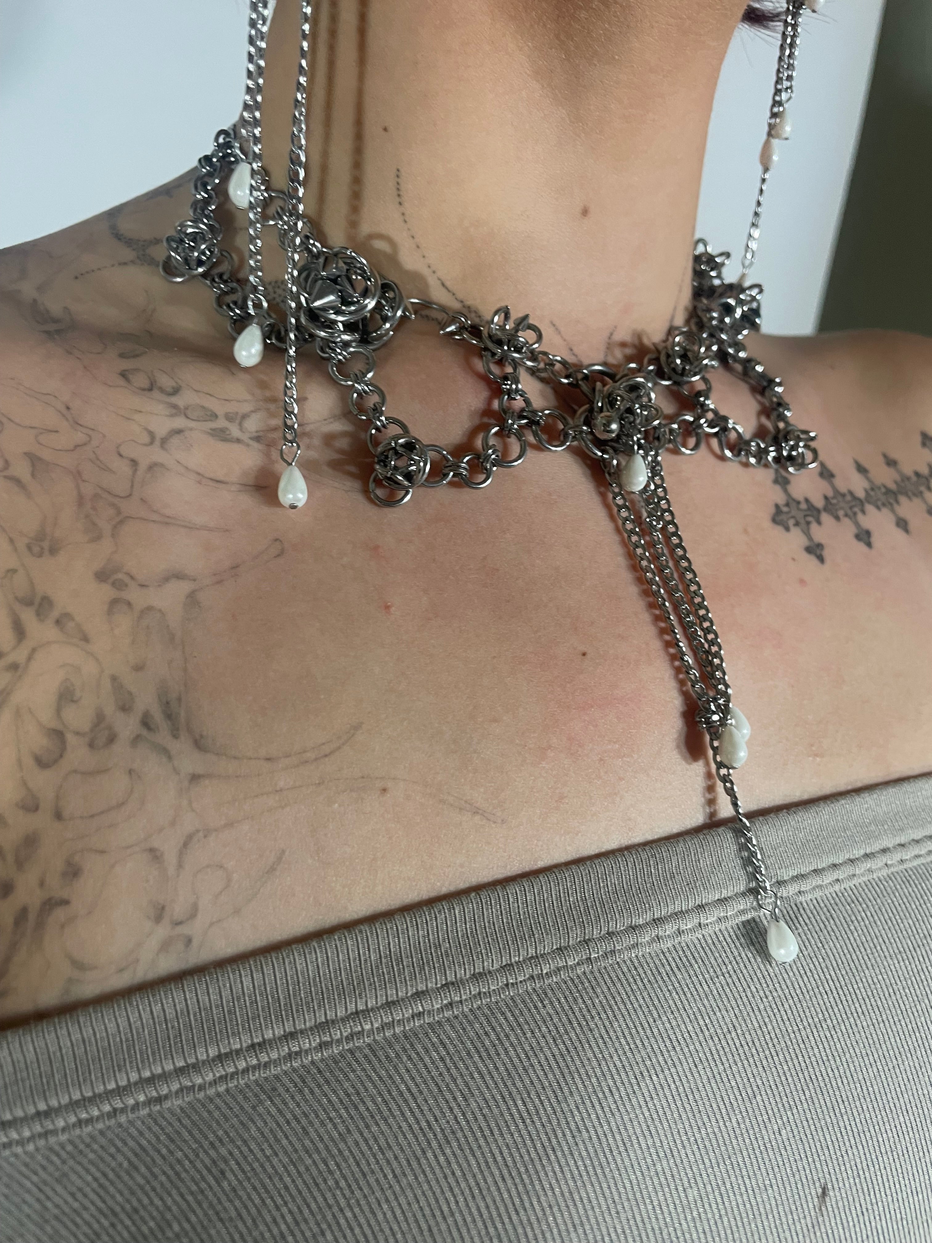 Pearl Drip Rosette Necklace