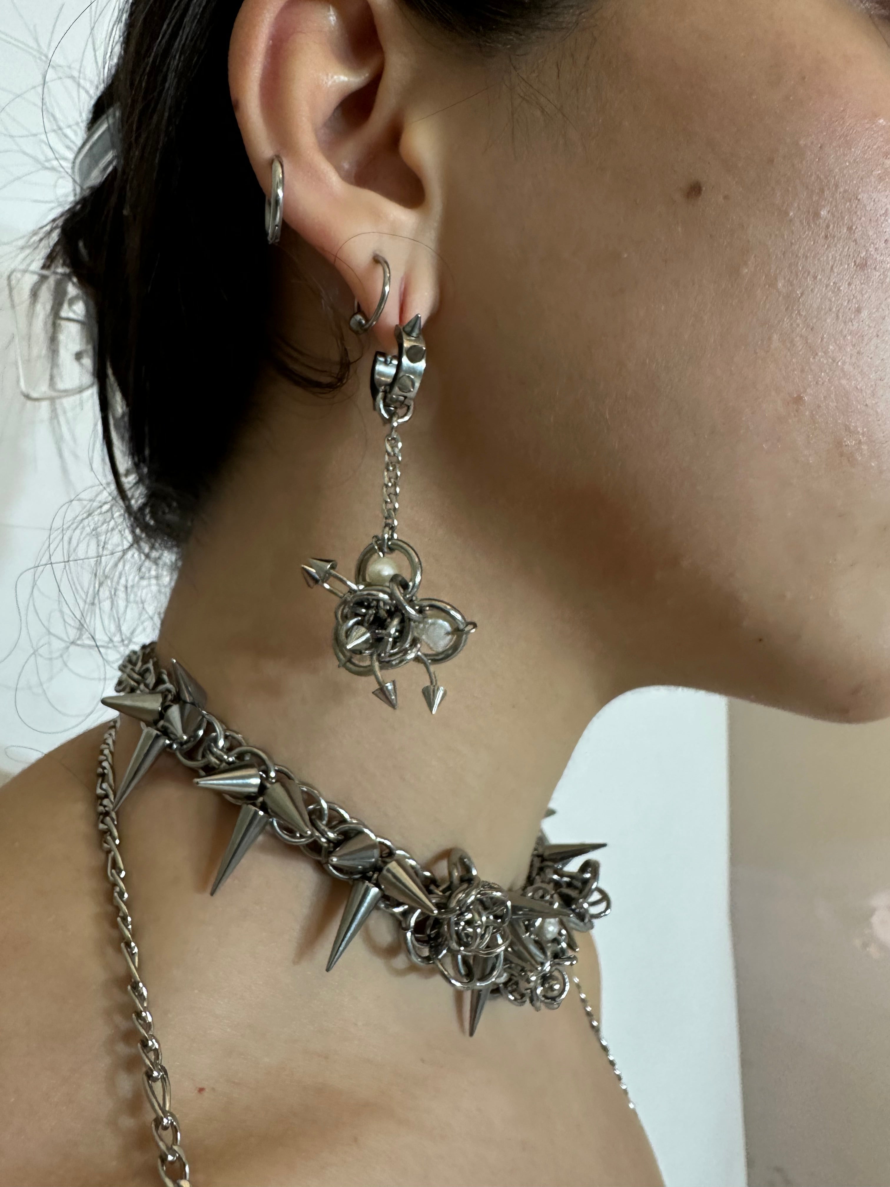 Pearl ‘Parasite’ Earring