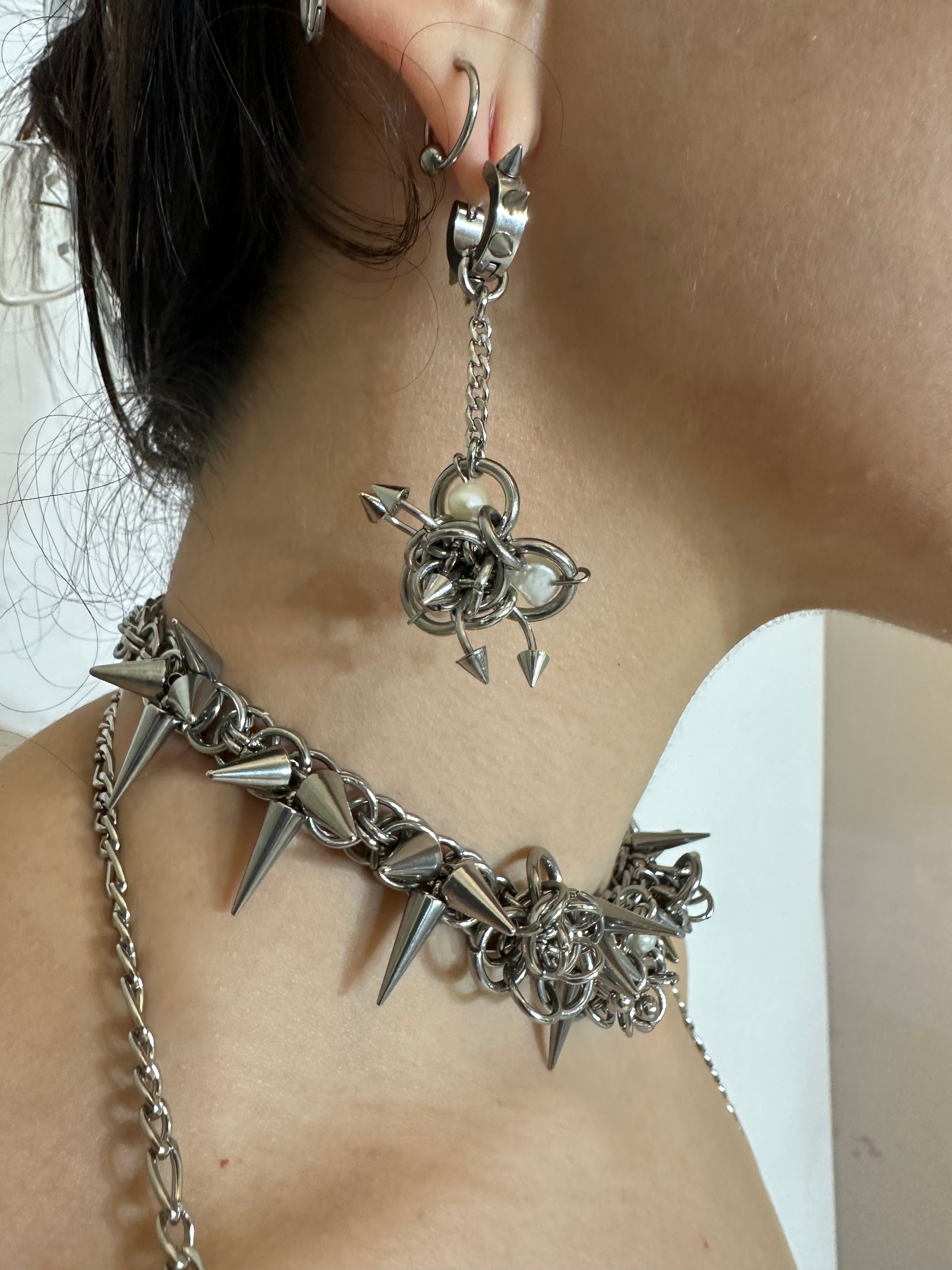 Pearl ‘Parasite’ Earring