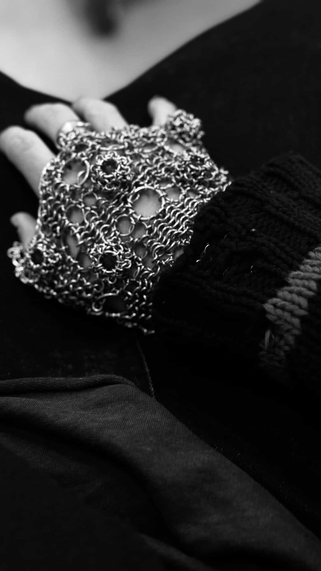 Alien Flesh Wound Glovelet