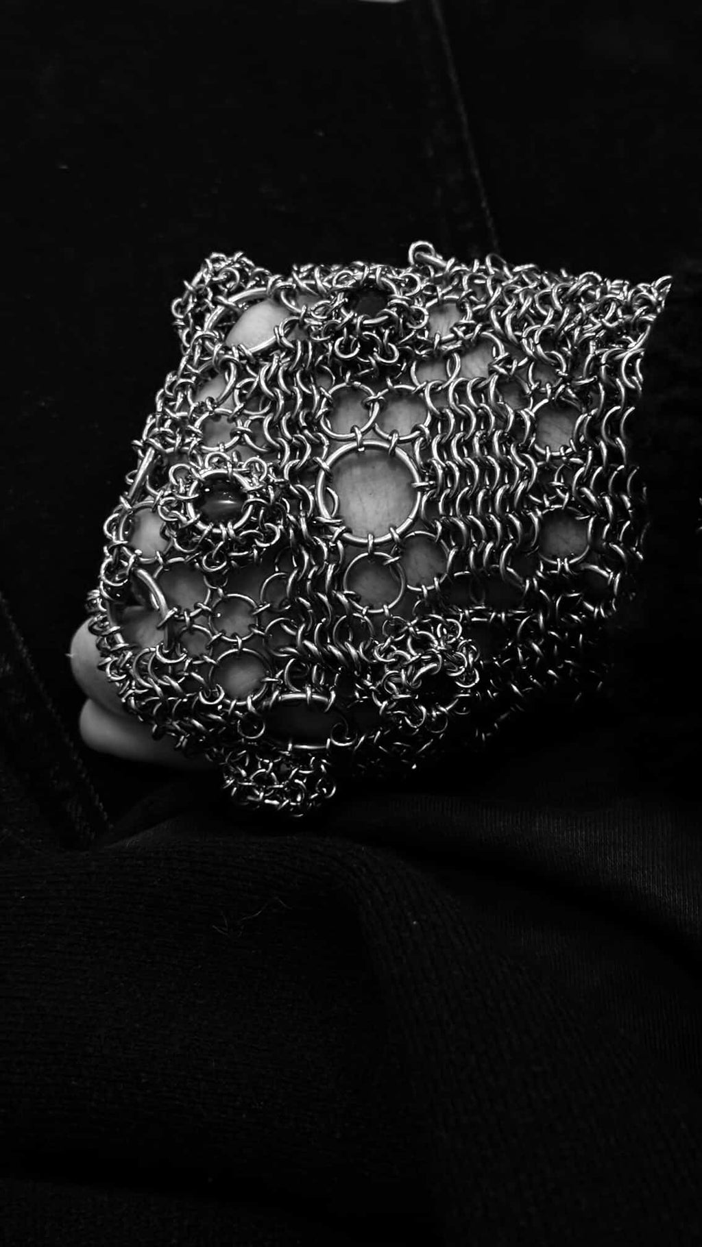 Alien Flesh Wound Glovelet