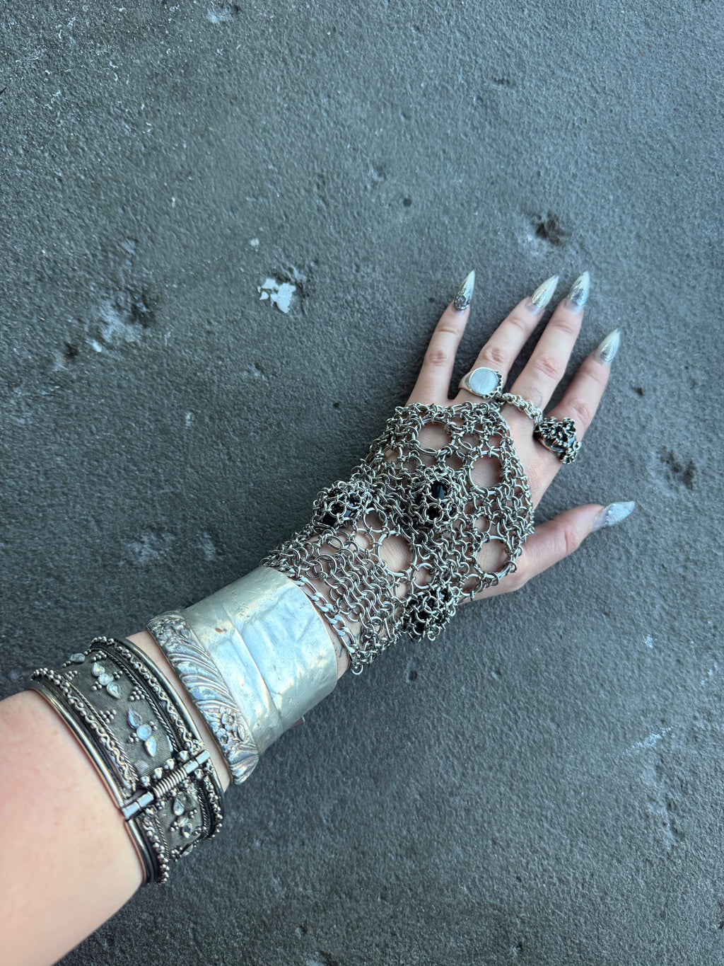 Alien Flesh Wound Glovelet
