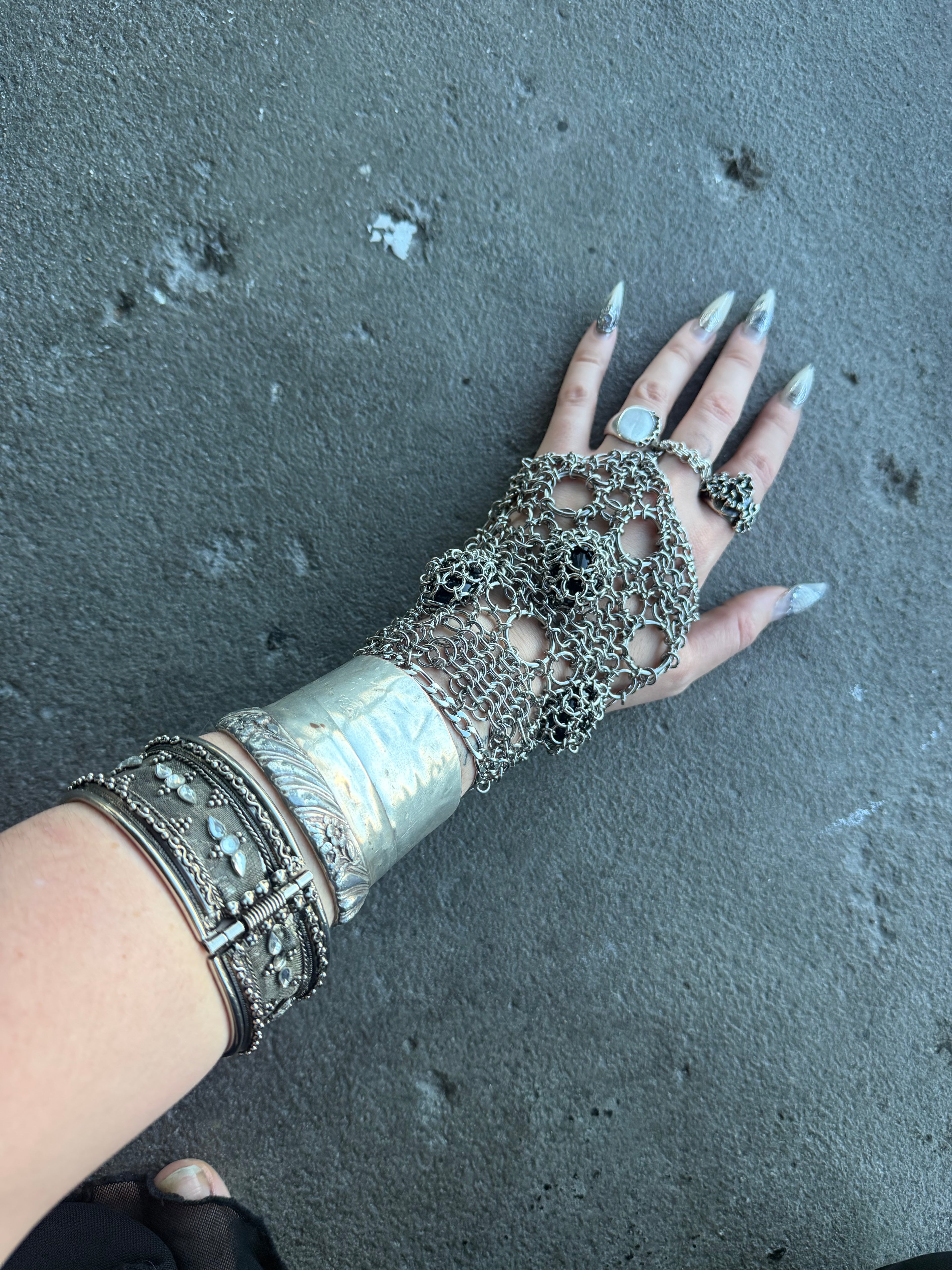 Alien Flesh Wound Glovelet